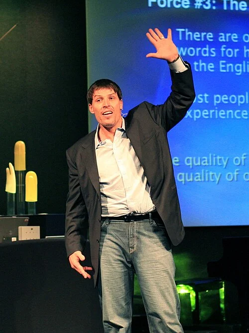 Tony Robbins — Speaking on stage