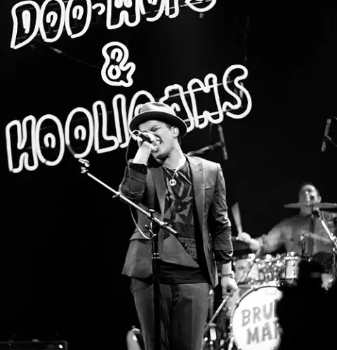 Bruno Mars durante un’apparizione pubblica