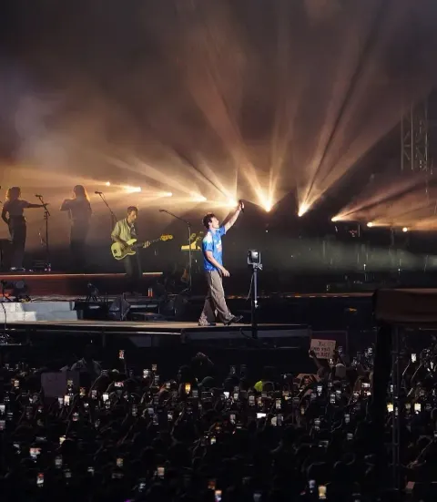 Shawn Mendes on stage