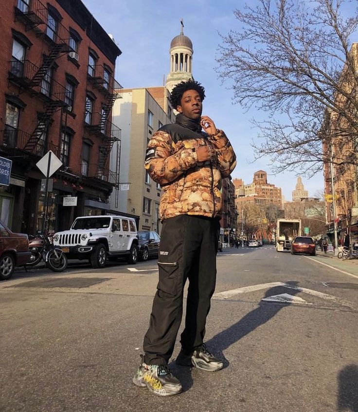 Brent Faiyaz standing tall Brent Faiyaz standing tall