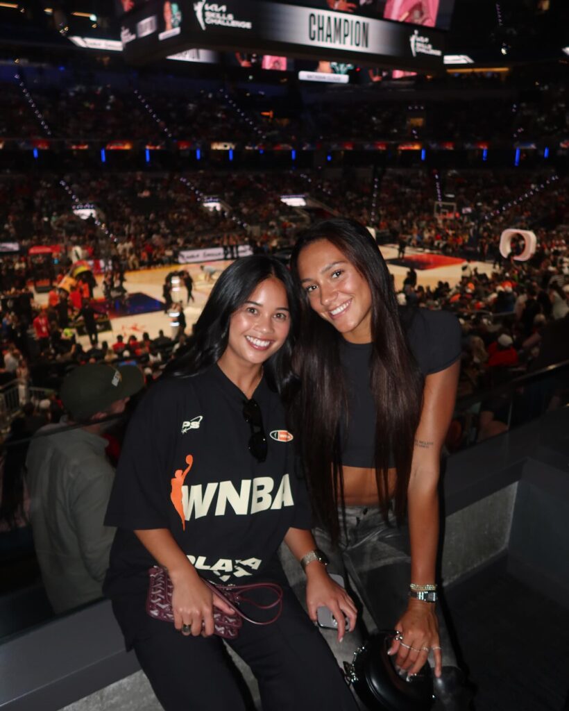 harper murray​ with fans
