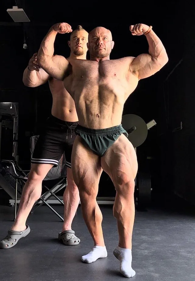 mike israetel​ standing tall